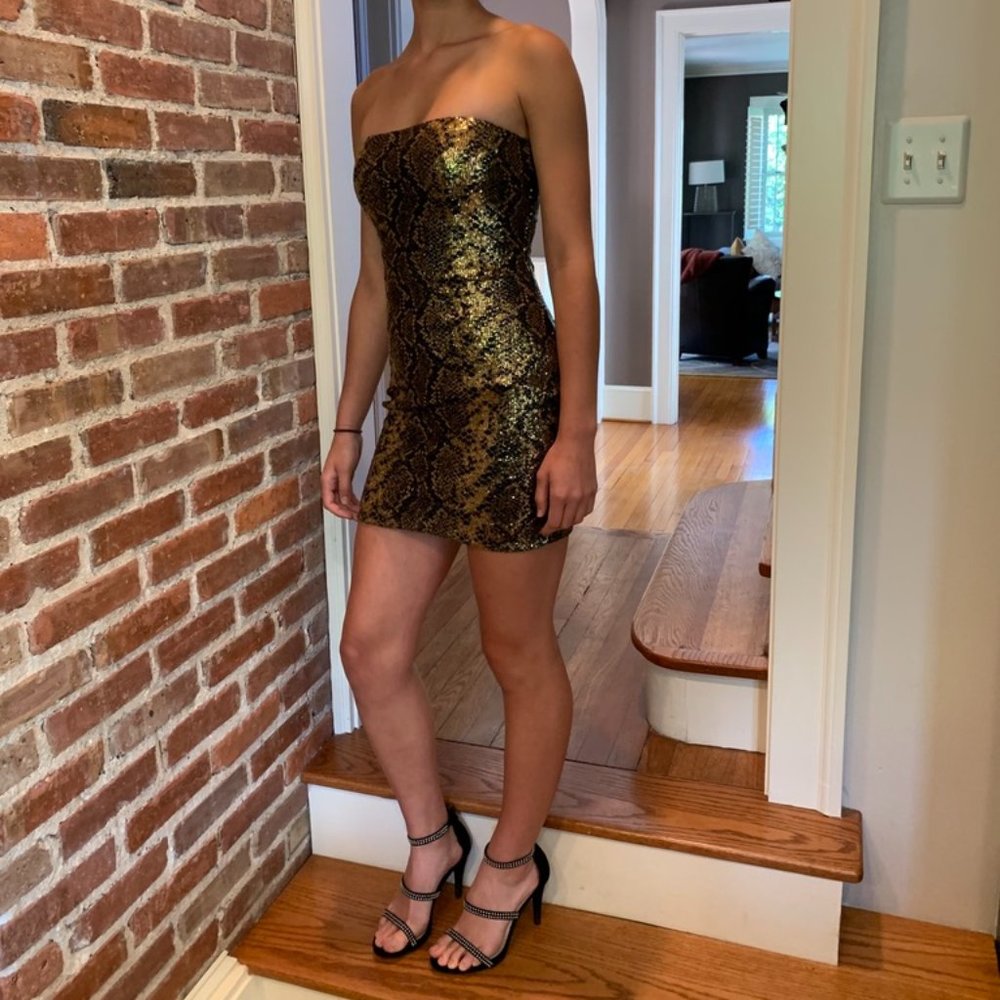 La Femme Strapless Sequin Snakeskin, Size 4